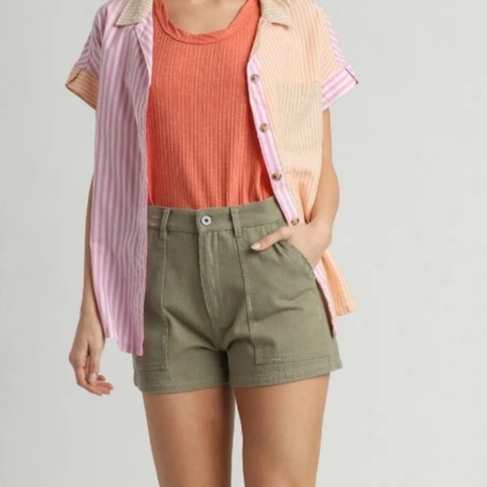 NWT Umgee Women's Green Khaki Cargo Shorts